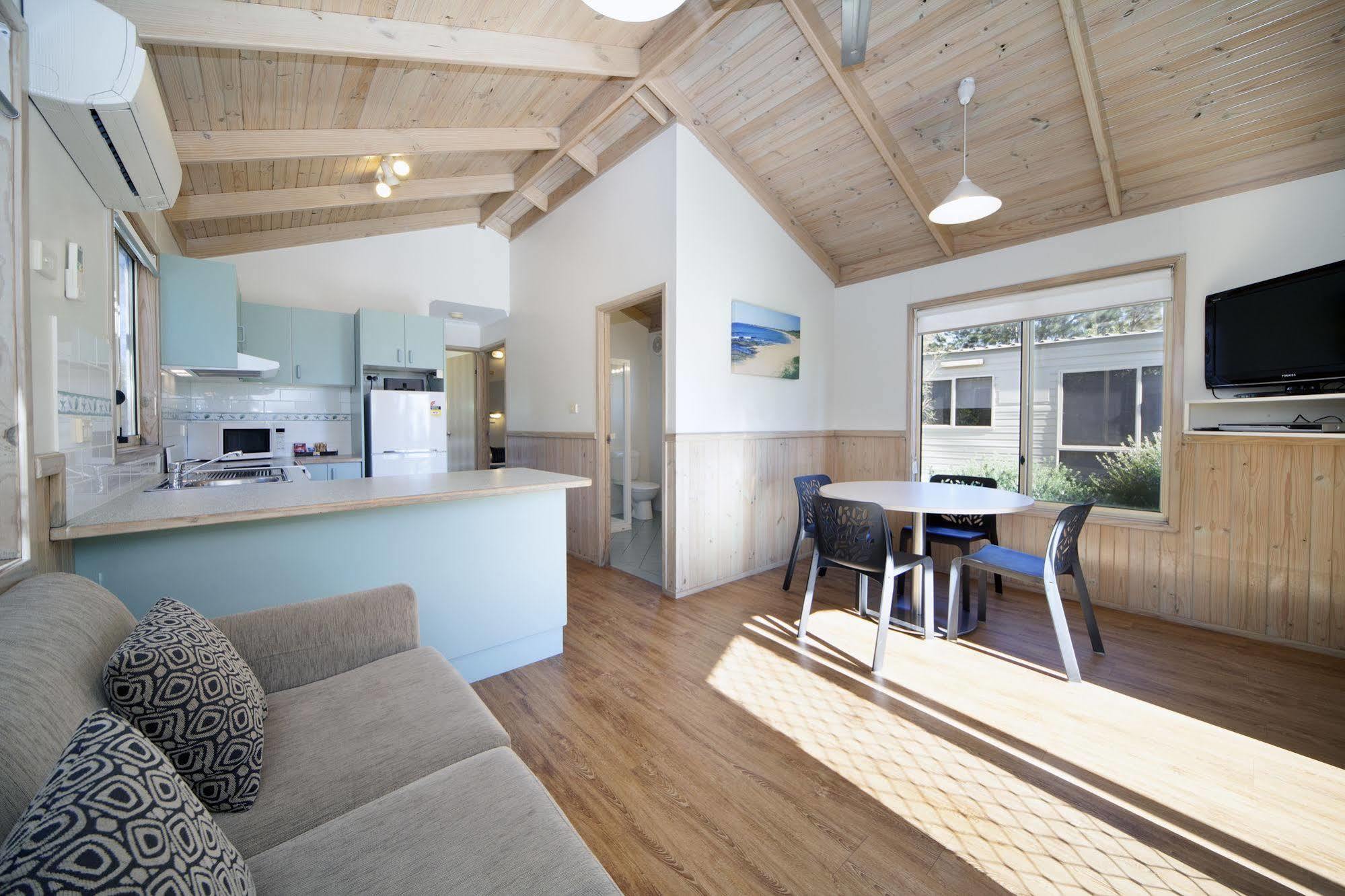 Holiday Haven Culburra Beach Hotel Exterior photo